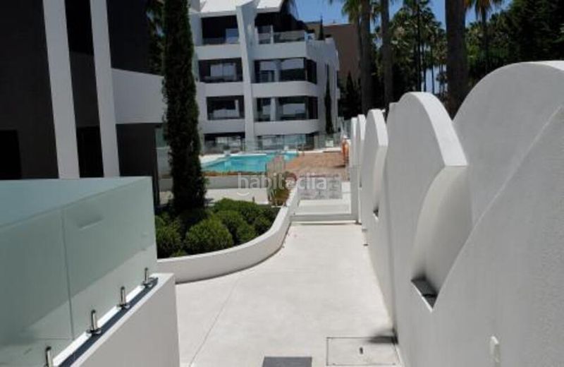 Foto 1d00eae9-1a76-4fda-9e79-cc8d0e60dbc3. Àtic amb aparcament piscina a Marbesa Marbella