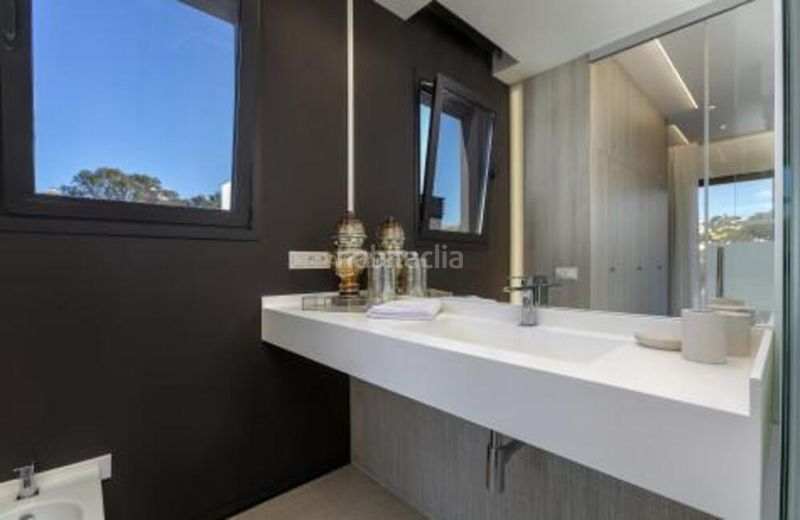Foto 57b2535f-ac83-4ccd-9f17-dd813d3e3793. Àtic amb aparcament piscina a Marbesa Marbella