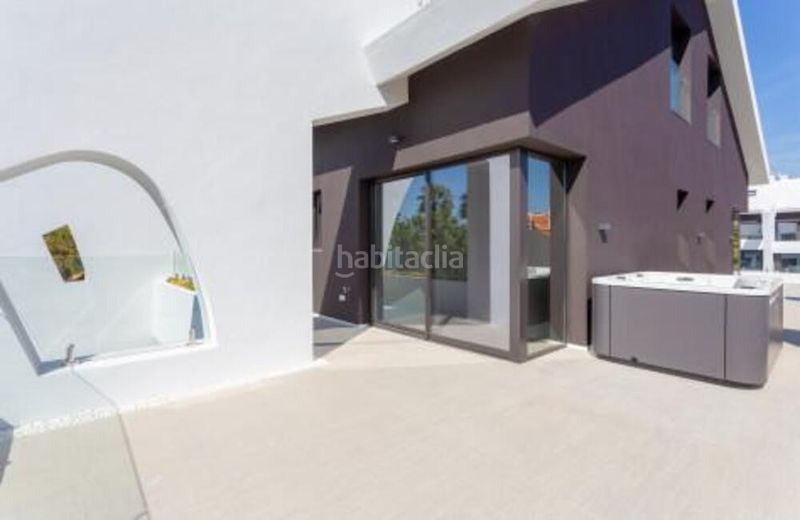 Foto dd8ad281-987b-45b4-ae13-a03192c86713. Àtic amb aparcament piscina a Marbesa Marbella