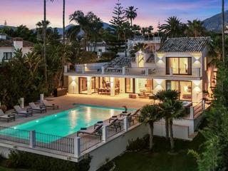 Casa en N/a. Lujo
