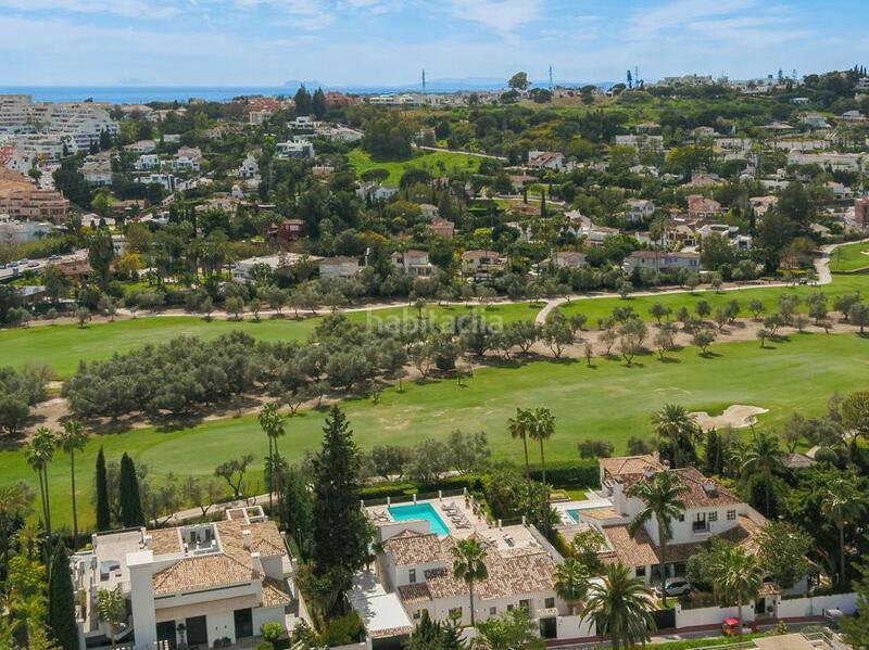 Foto ccdb8fc3-d535-4d28-8bee-b3e435a8e6f1. Casa en n/a lujo en Los Naranjos Marbella