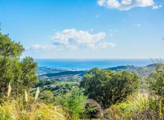 Planta baixa a Calle dublin 2. Apartamento planta baja en venta en la mairena, marbella