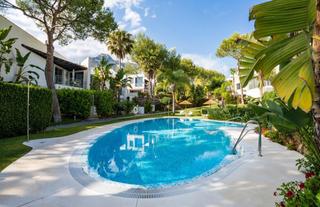 Towny house en N/a. Lujosa villa contempornea adosada en la exclusiva zona de meish