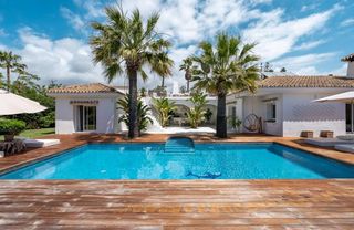 Casa in Oasis-ur marbesa 1. Encantadora y acogedora villa de lujo cerca del mar mediterráneo