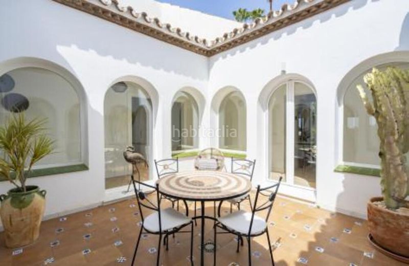 Foto b9526095-cc0d-4ec6-968c-1d3bc96c57a0. Casa amb aparcament piscina a El Paraíso Benahavís