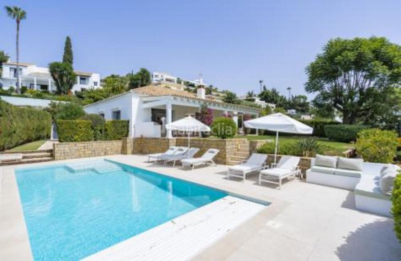 Foto dfb88ff9-58ef-45c6-80f2-08816c8cc472. Casa amb aparcament piscina a El Paraíso Benahavís