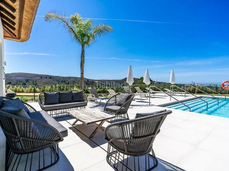 Foto 0ff11e83-7b89-4128-8a3a-e9b9c216b545. Àtic amb aparcament piscina a los arqueros - puerto del almendro Benahavís