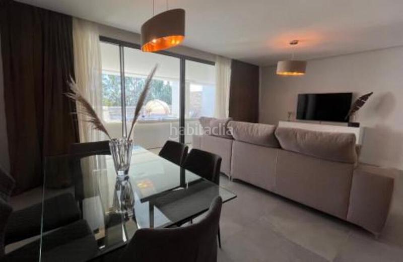 Foto c8086c9a-5c2b-4718-a40a-2be2be8d1144. Planta baixa amb aparcament piscina a Cabopino - Artola Marbella