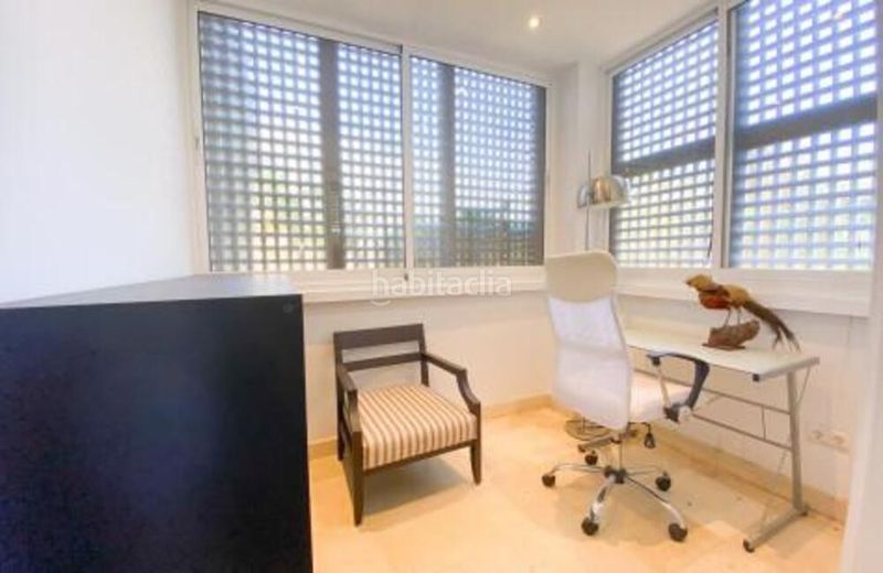 Foto a45b7672-c6b3-489b-a624-0cdfe141da28. Apartament amb aparcament piscina a Los Naranjos Marbella