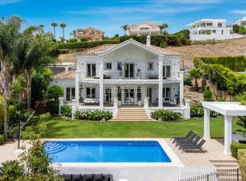 Foto 1b441775-aefa-4f08-ae4b-df402c378bfe. Casa amb aparcament piscina a Los Naranjos Marbella