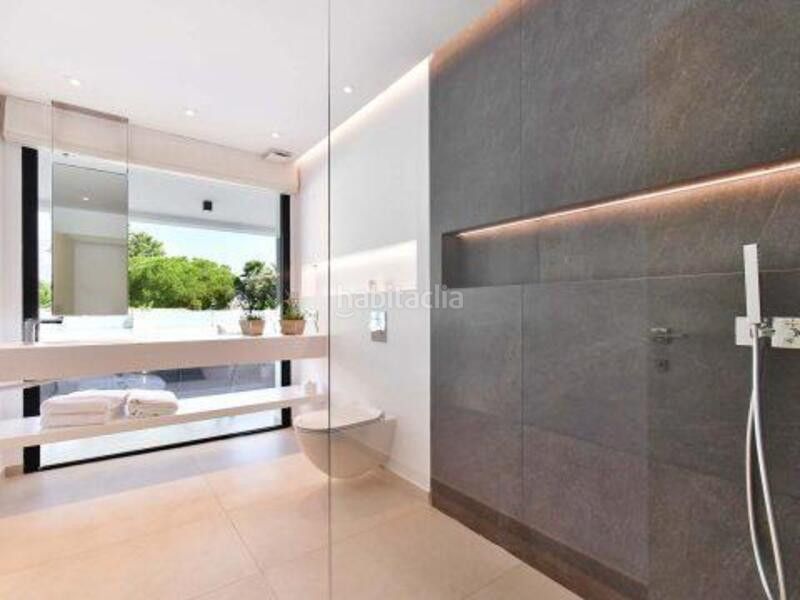 Foto 0250aed2-0583-4176-9221-10a4a547702e. Location maison avec parking piscine dans Las Brisas Marbella