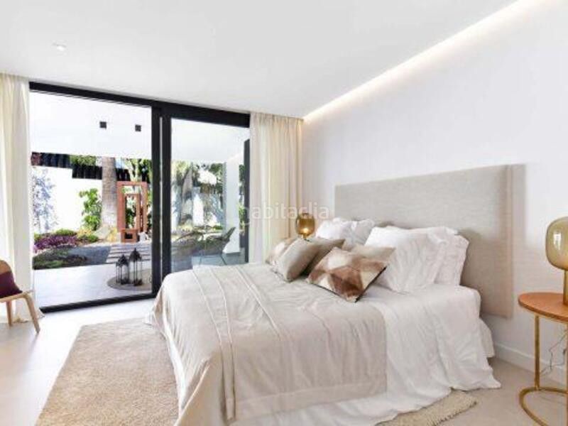 Foto 161ffeb7-8860-492f-bf4c-a5ddc662e86d. Location maison avec parking piscine dans Las Brisas Marbella