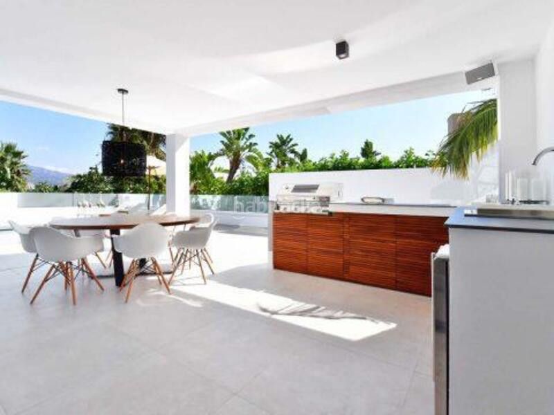 Foto 8f2638ab-a95a-4c63-904c-bf3888140019. Location maison avec parking piscine dans Las Brisas Marbella
