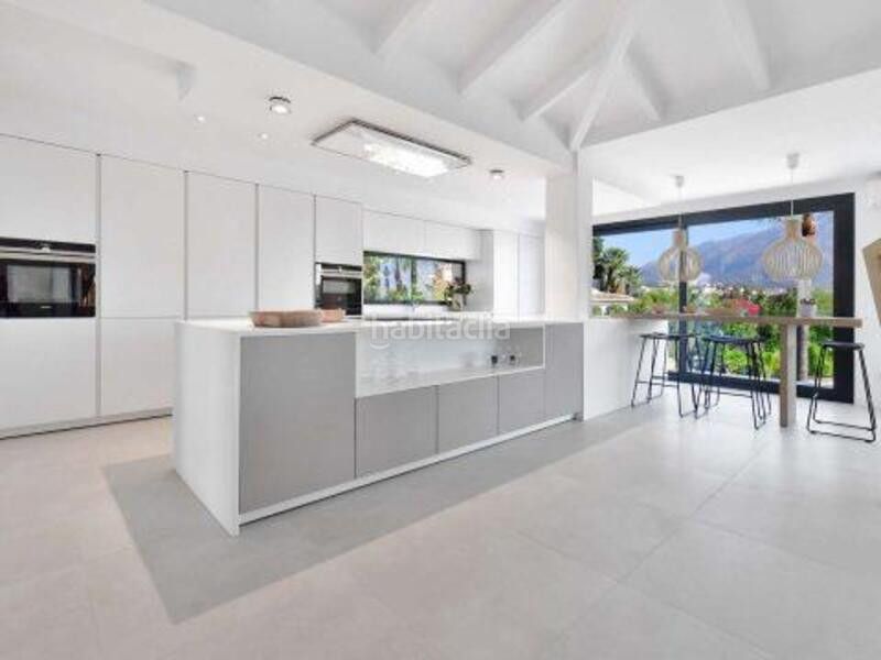 Foto de7bef5a-bfc9-4a05-806c-19c44f025693. Location maison avec parking piscine dans Las Brisas Marbella