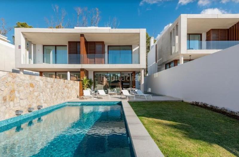 Foto 67642bdb-dda0-48b3-8920-d8c0fe8a8da4. Doppelhaus in calle maría zambrano 99 in lomas de Marbella club Marbella