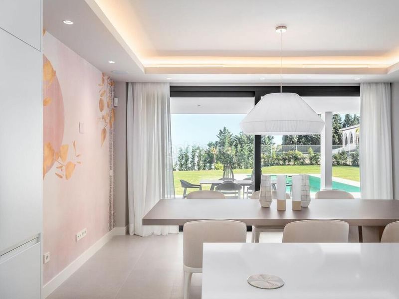 Foto 4df0c920-f8aa-4377-a013-b847211a68b8. Casa amb aparcament piscina a Cancelada Estepona