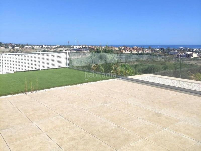 Foto 8500b749-7ee9-4cdb-8c8c-c2a8d9c84884. Casa amb aparcament piscina a Cancelada Estepona