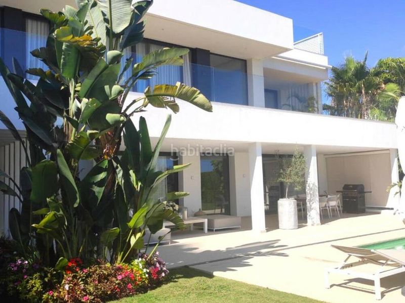 Foto cee76469-8a80-443f-8d1b-0e02fddd9946. Casa amb aparcament piscina a Cancelada Estepona