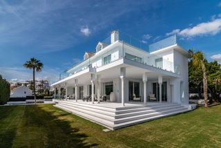 Casa a Nueva Andalucía centro