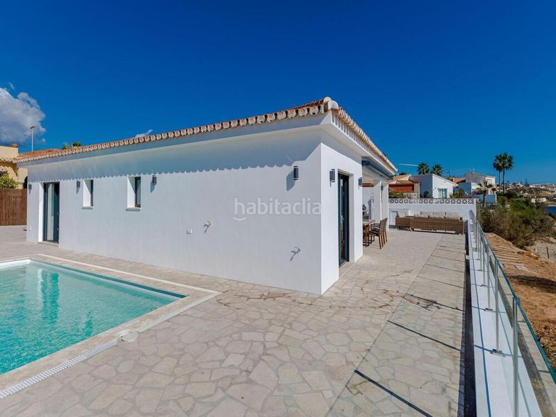 Foto d2cf2643-dd09-4ead-a933-313f2615a90c. Casa amb aparcament piscina a la cala Mijas Mijas