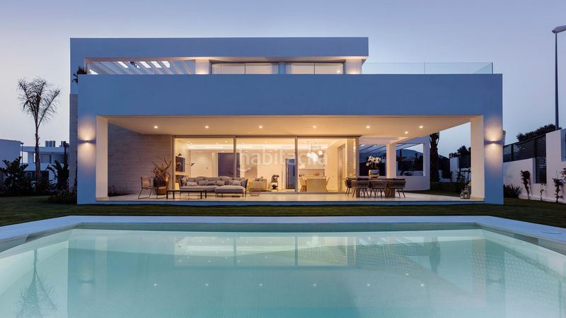 Foto 4ef944fd-e730-40de-8605-b568f1688020. Casa amb aparcament piscina a Río Real Marbella