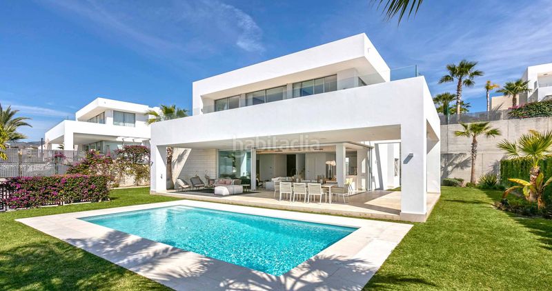 Foto e0177183-daeb-4f0f-967a-968bc33db577. Casa amb aparcament piscina a Río Real Marbella