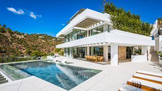 Maison à Benahavís pueblo. Villa de última generación en primera línea de golf con vistas i