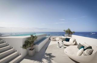 Doppelhaus in N/a. Lujosa villa en primera línea de playa en marbesa, marbella este