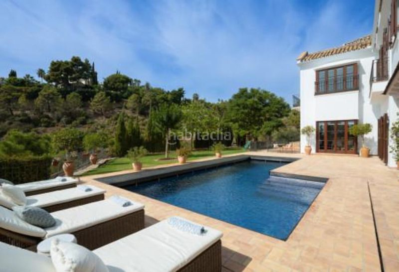 Foto f0db555c-3095-426c-88b2-d8e04ec8add9. Casa amb aparcament piscina a El Madroñal Benahavís