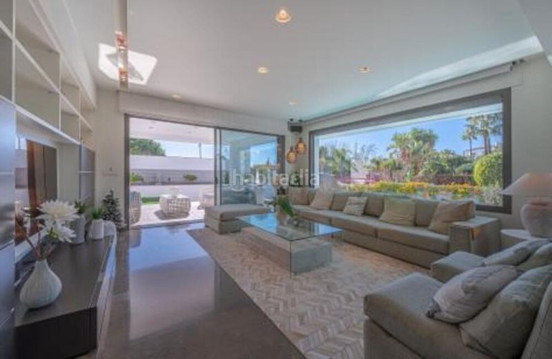 Foto b13c28e1-ee29-447e-a4e4-431396a8f5f2. Casa amb aparcament piscina a Sierra Blanca Marbella