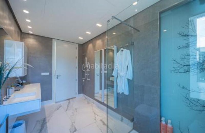 Foto d10657ab-1d94-41e8-a600-253dd8d8ad64. Casa amb aparcament piscina a Sierra Blanca Marbella