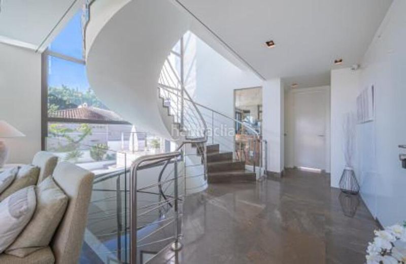 Foto f1525a6e-0423-41bf-8300-cfbba203a25f. Casa amb aparcament piscina a Sierra Blanca Marbella