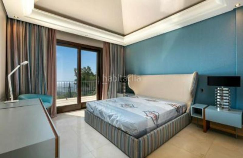 Foto 0ac83352-68e0-40d3-b759-ffb8c2a543db. Casa amb aparcament piscina a La Zagaleta Benahavís