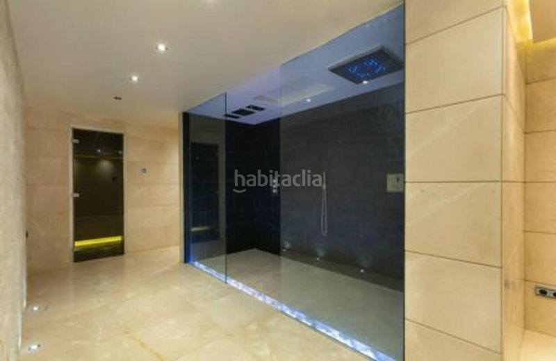 Foto a7ebe2b4-31ab-4611-afc4-4a582bde16ba. Casa amb aparcament piscina a La Zagaleta Benahavís