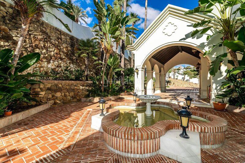 Foto 107a66ad-e63e-4e01-a322-4bad0c340b2a. Casa villa El Paraíso en El Paraíso Benahavís