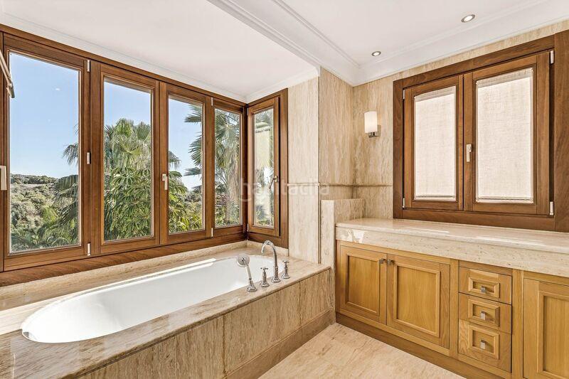 Foto 5504f1da-9d3c-49cc-9db4-d700755fec7d. Casa villa El Paraíso en El Paraíso Benahavís