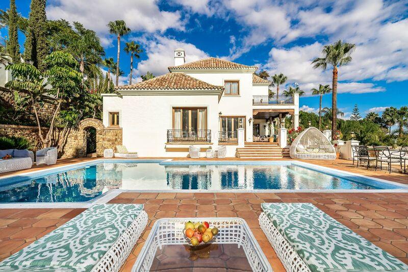 Foto b3fca509-f403-4e53-a1b0-8ab38db70cd5. Casa villa El Paraíso en El Paraíso Benahavís