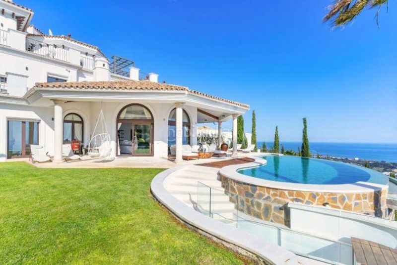 Foto b80f9bad-7393-41f5-b343-c69f63c64079. Casa amb aparcament piscina a Alto de los Monteros Marbella