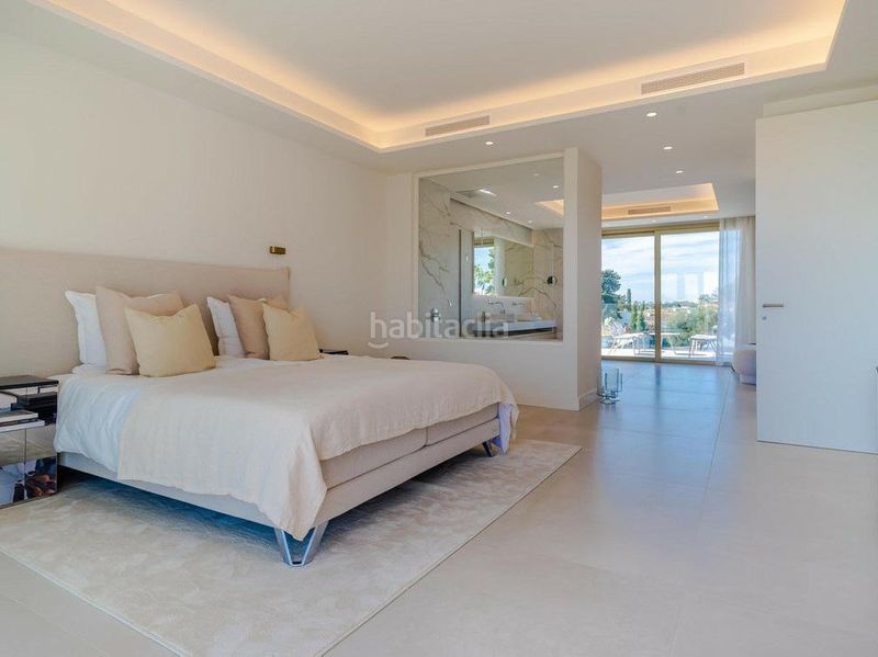 Foto a57cd16f-8ede-4fd0-9d76-d68ec725f522. Tríplex amb aparcament piscina a lomas de Marbella club Marbella