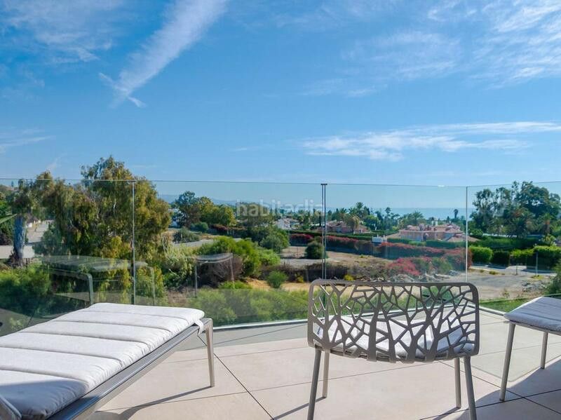 Foto a991f45f-6258-4ff2-9c0c-d85b234f4156. Tríplex amb aparcament piscina a lomas de Marbella club Marbella