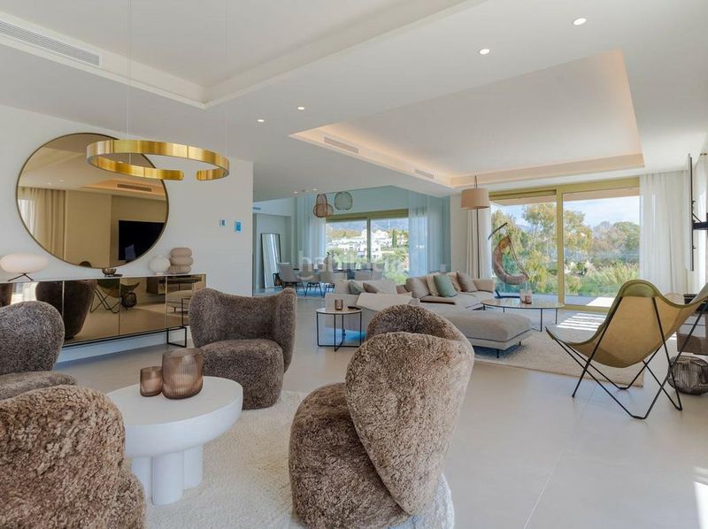 Foto df4f6abe-83d3-4e44-8c17-be94695a8244. Tríplex amb aparcament piscina a lomas de Marbella club Marbella