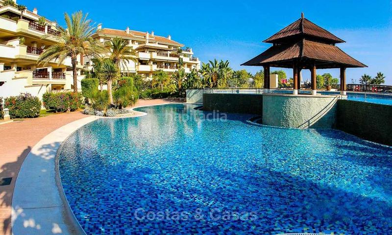 Foto 90704f4b-1cd8-487c-aa02-637496922b8f. Lloguer àtic amb aparcament piscina a Puerto Banús Marbella