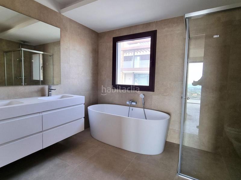 Foto 8b6e060b-1cea-4d61-8715-c2b332dc12a0. House in n/a in Benahavís pueblo Benahavís