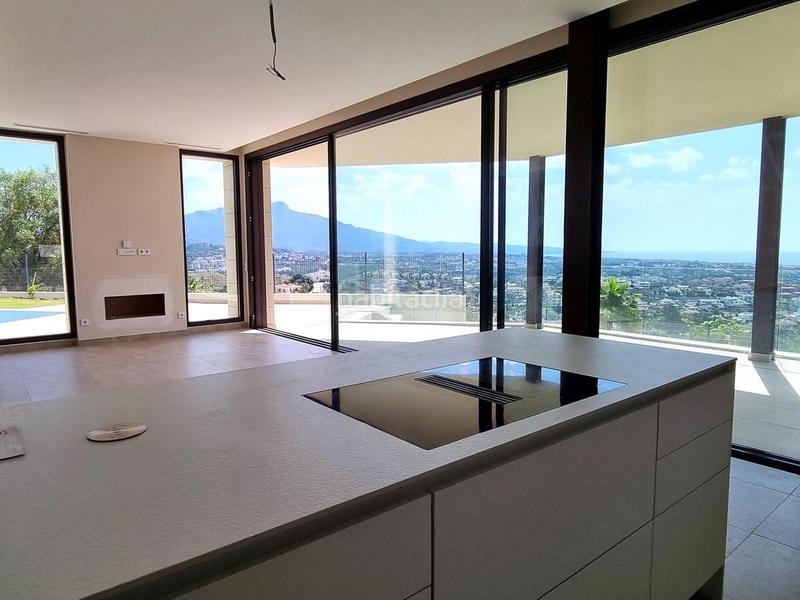 Foto b8d72f62-1d5a-4e0b-b7b1-1dc151e3f16b. House in n/a in Benahavís pueblo Benahavís