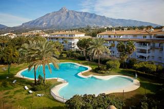 Lloguer Apartament a N/a. Apartamento de 4 dormitorios, puerto banus