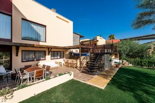Casa a Orquidea 8. Ideal para inversores vendido con arrendatarios confiables en su
