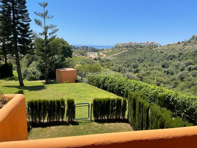 Foto df04b057-f18a-40db-b60a-99ffb92a7bb5. Maison jumelée dans atalaya hill-club 1 dans La Alquería Benahavís