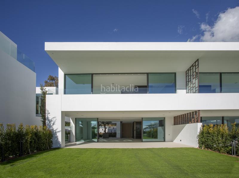 Foto f1c9c63f-a179-4f03-b65c-72f3d4b82982. Casa in urbanizacion villa parra palomeras 66 in Las Lomas de Río Verde Marbella