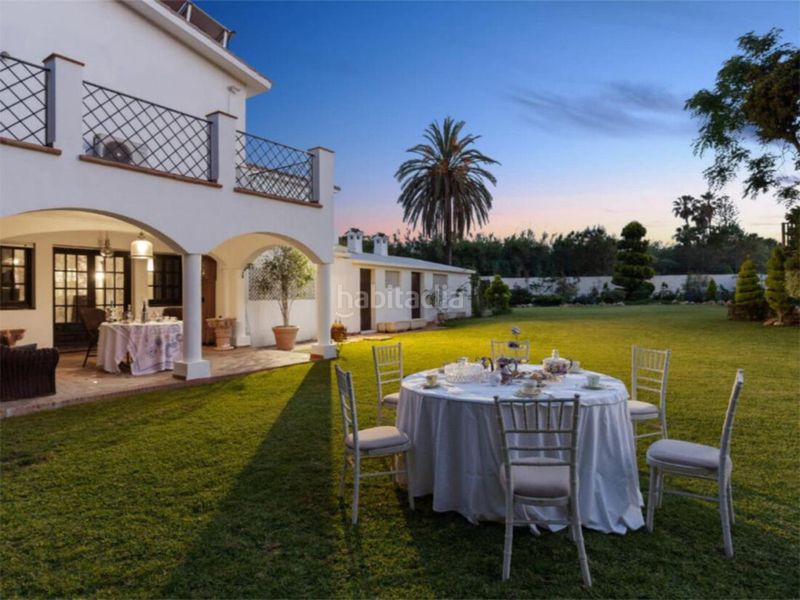Foto e4da7ca2-e2a0-4a6a-8363-0a5e46f77e2a. Xalet amb calefacció aparcament piscina a Guadalmina Baja Marbella