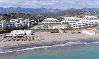 Ground floor en N/a. Apartamento de lujo con vista al mar, new golden mile